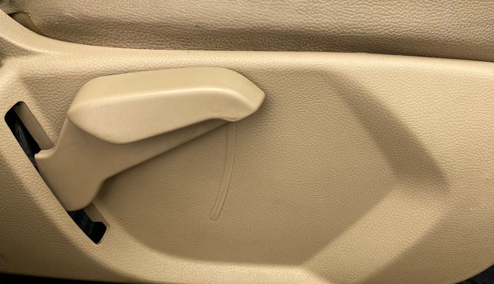 2017 Ford Figo Aspire 1.2 TITANIUM PETROL, Petrol, Manual, 43,454 km, Driver Side Adjustment Panel