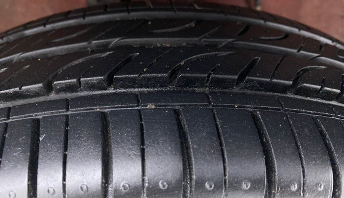 2017 Maruti Wagon R 1.0 VXI OPT, Petrol, Manual, 42,369 km, Right Front Tyre Tread