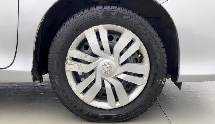 2014 Honda City S MT PETROL, Petrol, Manual, 1,46,980 km, Right Front Tyre