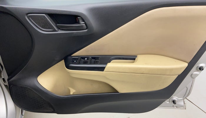 2014 Honda City S MT PETROL, Petrol, Manual, 1,46,980 km, Driver Side Door Panels Controls