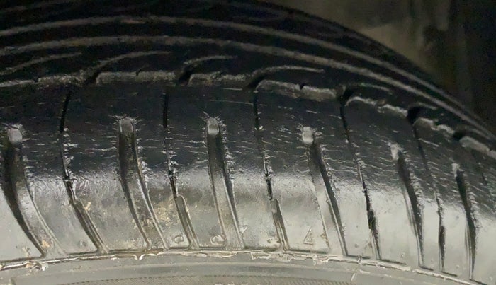 2011 Toyota Etios G, Petrol, Manual, 51,710 km, Right Front Tyre Tread