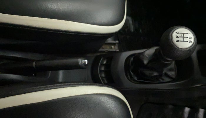 2011 Maruti Wagon R 1.0 VXI, Petrol, Manual, 1,00,490 km, Gear Lever