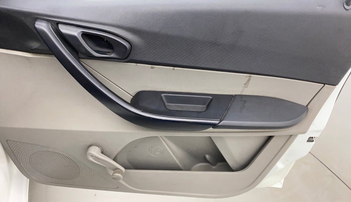 2016 Tata Tiago XE PETROL, Petrol, Manual, 1,01,386 km, Driver Side Door Panels Control