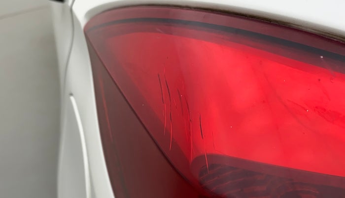 2016 Tata Tiago XE PETROL, Petrol, Manual, 1,01,386 km, Left tail light - Minor scratches