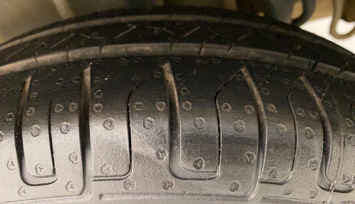 2016 Tata Tiago XE PETROL, Petrol, Manual, 1,01,386 km, Left Rear Tyre Tread