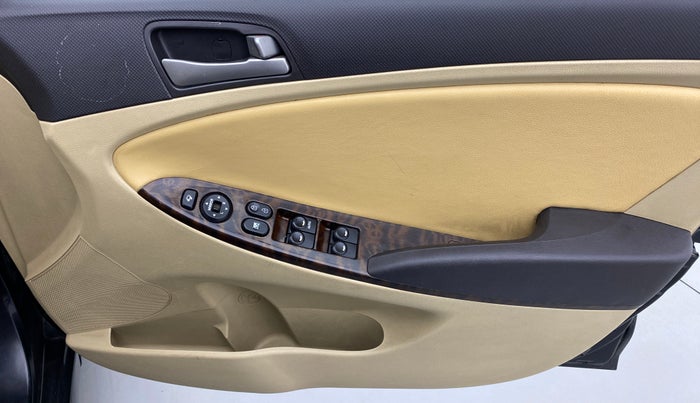 2015 Hyundai Verna FLUIDIC 1.6 VTVT S (O)  MT, Petrol, Manual, 44,189 km, Driver Side Door Panels Control