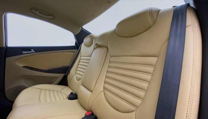 2015 Hyundai Verna FLUIDIC 1.6 VTVT S (O)  MT, Petrol, Manual, 44,189 km, Right Side Rear Door Cabin