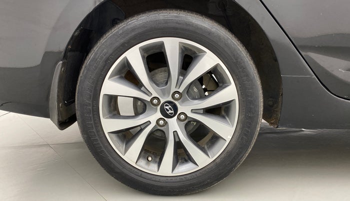 2015 Hyundai Verna FLUIDIC 1.6 VTVT S (O)  MT, Petrol, Manual, 44,189 km, Right Rear Wheel