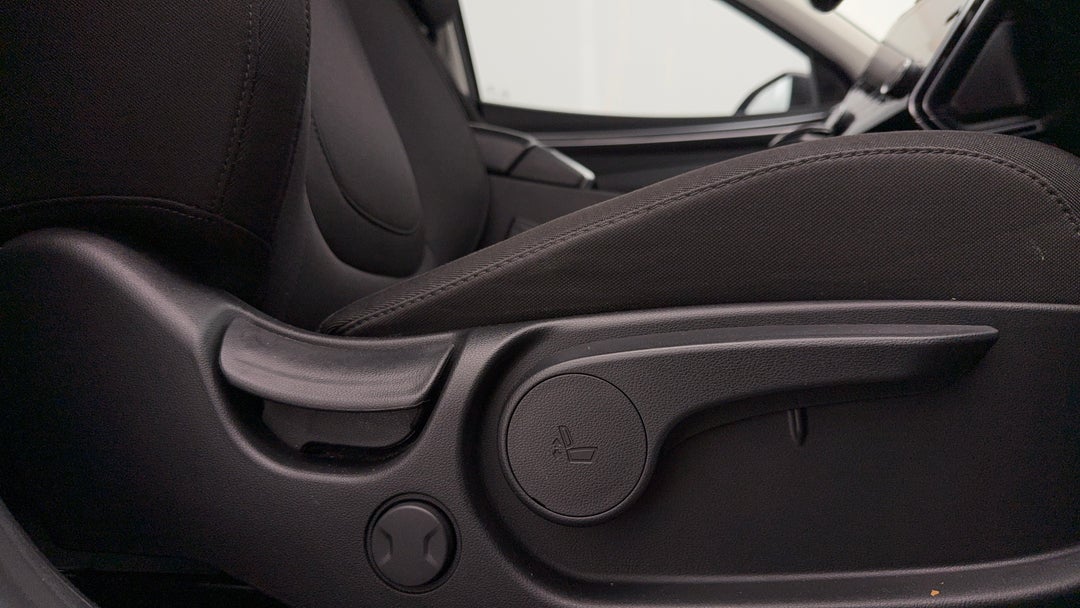 2021 Hyundai Tucson (FWD), Automatic, 68988 km, Drivers Side Adjustment Panel