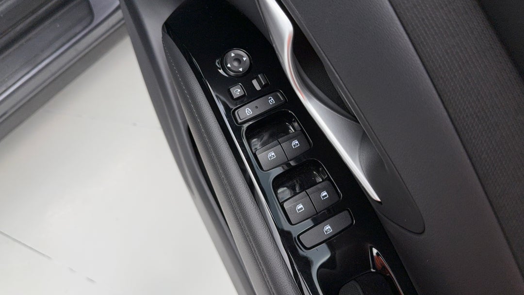 2021 Hyundai Tucson (FWD), Automatic, 68988 km, Drivers Side Door Panel Controls