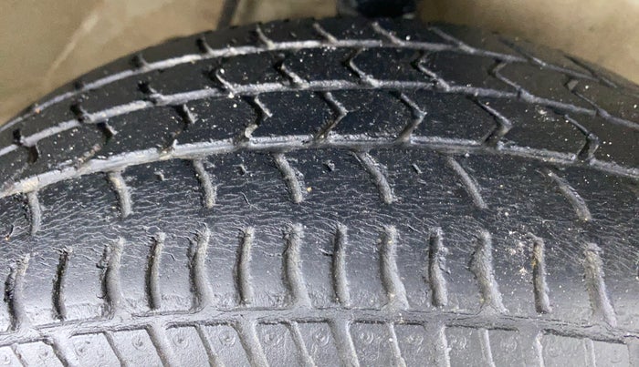 2018 Maruti Alto K10 VXI P, Petrol, Manual, 28,287 km, Right Front Tyre Tread