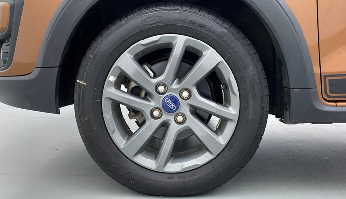 2020 Ford FREESTYLE TITANIUM + 1.2 TI-VCT, Petrol, Manual, 7,195 km, Left Front Wheel