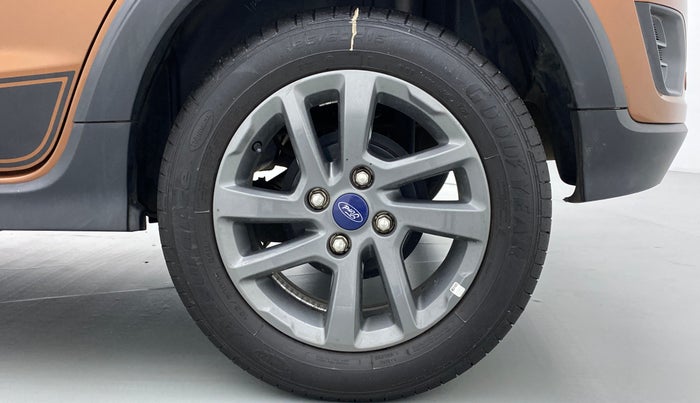 2020 Ford FREESTYLE TITANIUM + 1.2 TI-VCT, Petrol, Manual, 7,195 km, Left Rear Wheel