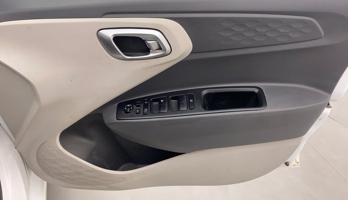 2020 Hyundai AURA SX PLUS 1.2 AMT, Petrol, Automatic, 41,027 km, Driver Side Door Panels Control