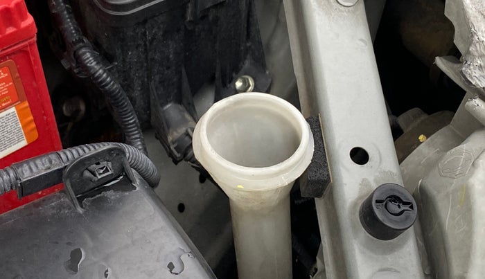 2012 Toyota Etios GD, Diesel, Manual, 60,269 km, Front windshield - Wiper bottle cap missing
