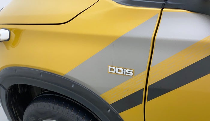 2018 Maruti Vitara Brezza ZDI PLUS DUAL TONE, Diesel, Manual, 64,588 km, Right fender - Graphic sticker