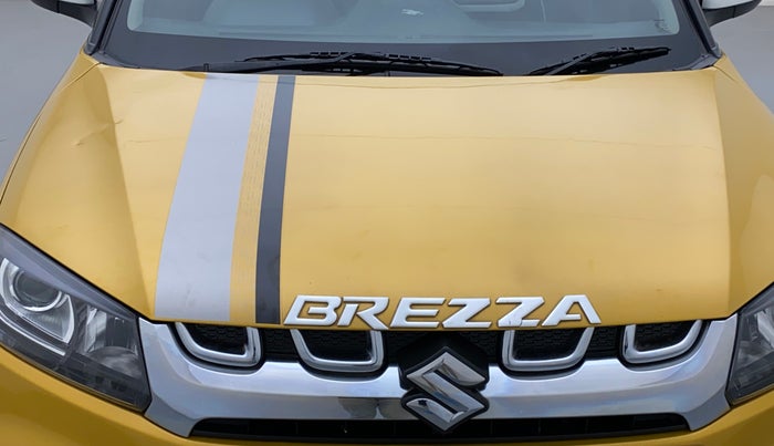 2018 Maruti Vitara Brezza ZDI PLUS DUAL TONE, Diesel, Manual, 64,588 km, Bonnet (hood) - Graphic sticker
