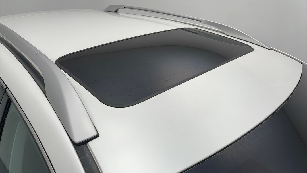 Roof/Sunroof View