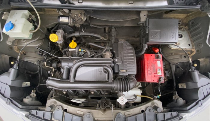 2017 Renault Kwid 1.0 RXT, Petrol, Manual, 31,147 km, Engine Bonet View