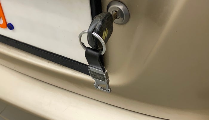 2010 Maruti Swift Dzire VXI, Petrol, Manual, 65,403 km, Lock system - Boot door not opening through lever
