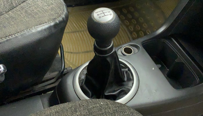 2010 Maruti Swift Dzire VXI, Petrol, Manual, 65,403 km, Gear lever - Boot cover slightly torn
