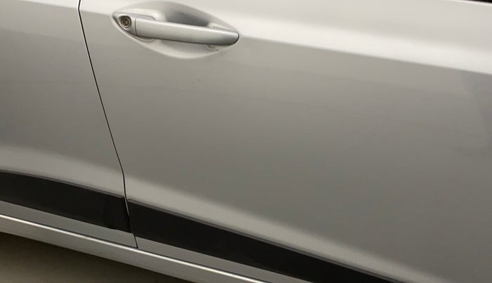 2018 Hyundai Grand i10 SPORTZ AT 1.2 KAPPA VTVT, Petrol, Automatic, 69,246 km, Driver-side door - Paint has faded