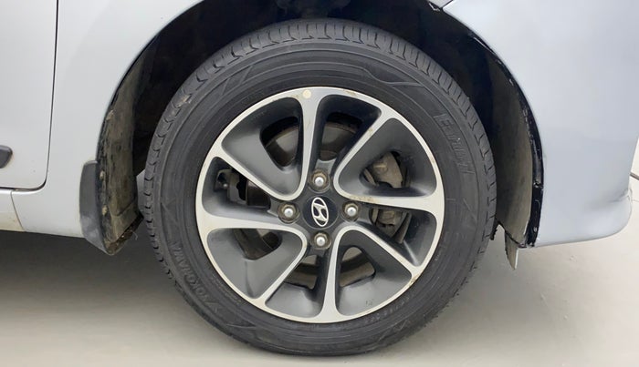 2018 Hyundai Grand i10 SPORTZ AT 1.2 KAPPA VTVT, Petrol, Automatic, 69,246 km, Right Front Wheel