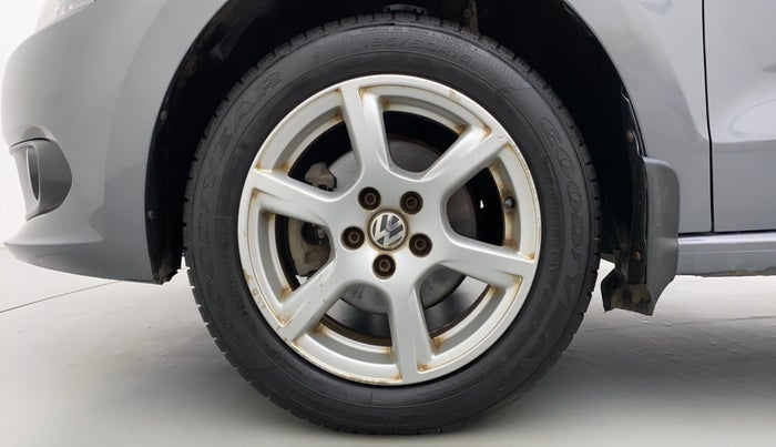2014 Volkswagen Vento HIGHLINE PETROL, Petrol, Manual, 41,877 km, Left Front Wheel
