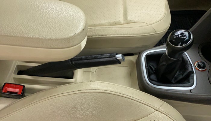 2014 Volkswagen Vento HIGHLINE PETROL, Petrol, Manual, 41,877 km, Gear Lever