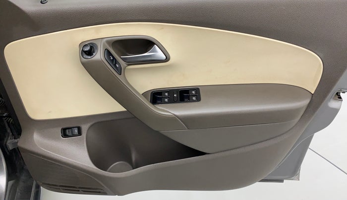 2014 Volkswagen Vento HIGHLINE PETROL, Petrol, Manual, 41,877 km, Driver Side Door Panels Control