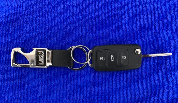 2014 Volkswagen Vento HIGHLINE PETROL, Petrol, Manual, 41,877 km, Key Close Up