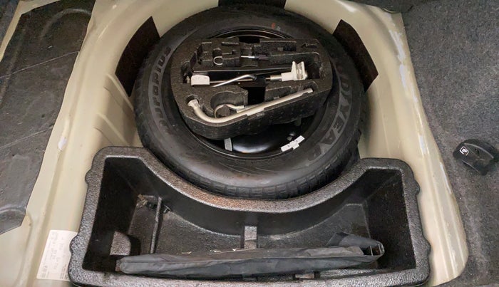 2014 Volkswagen Vento HIGHLINE PETROL, Petrol, Manual, 41,877 km, Spare Tyre