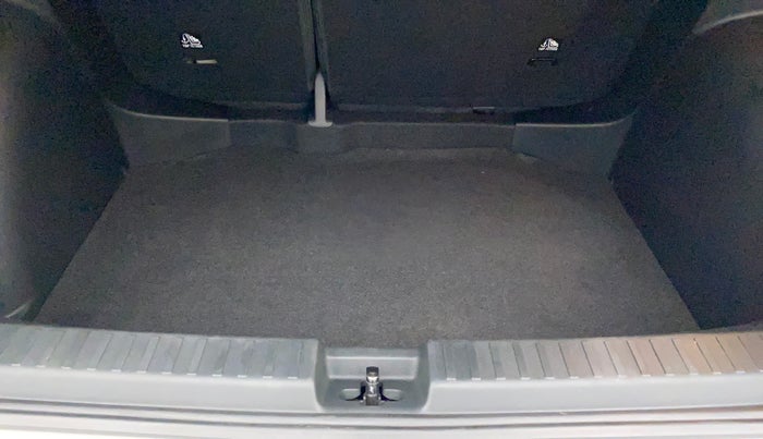 2022 Volkswagen TAIGUN TOPLINE 1.0 TSI MT, Petrol, Manual, 5,259 km, Boot Inside