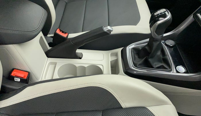 2022 Volkswagen TAIGUN TOPLINE 1.0 TSI MT, Petrol, Manual, 5,259 km, Gear Lever