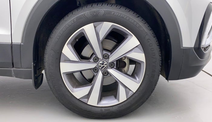 2022 Volkswagen TAIGUN TOPLINE 1.0 TSI MT, Petrol, Manual, 5,259 km, Right Front Wheel