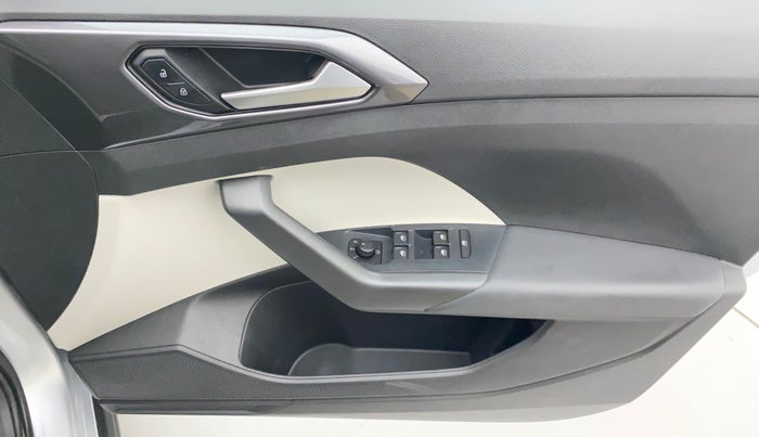 2022 Volkswagen TAIGUN TOPLINE 1.0 TSI MT, Petrol, Manual, 5,259 km, Driver Side Door Panels Control