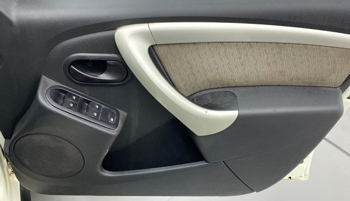 2014 Renault Duster 85 PS RXL DIESEL, Diesel, Manual, 78,537 km, Driver Side Door Panels Control