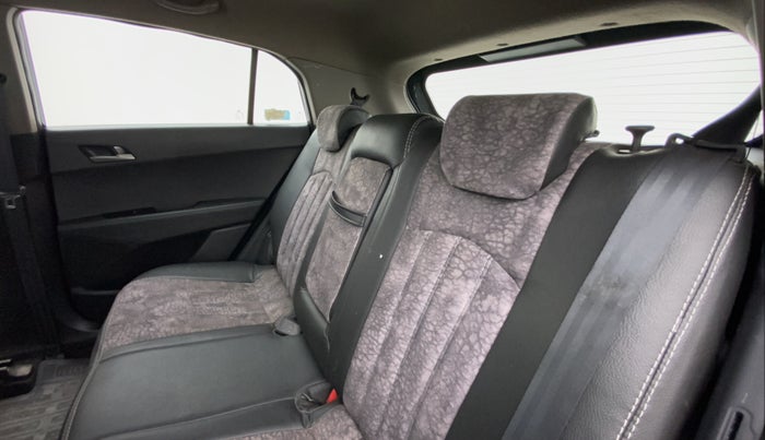 2015 Hyundai Creta 1.4 S CRDI, Diesel, Manual, 1,60,709 km, Right Side Rear Door Cabin