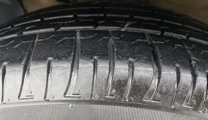 2015 Hyundai Creta 1.4 S CRDI, Diesel, Manual, 1,60,709 km, Left Front Tyre Tread