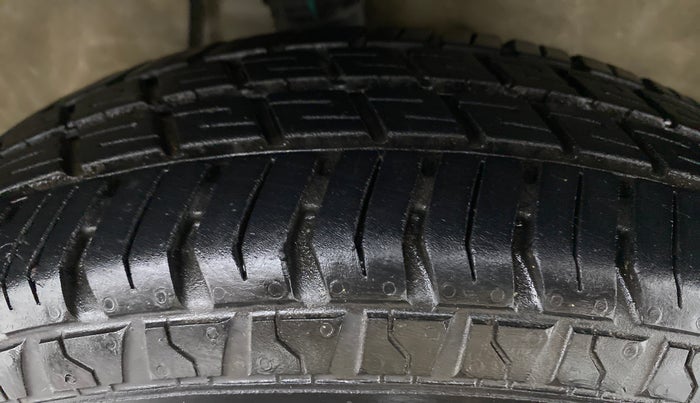 2018 Maruti Alto 800 LXI, Petrol, Manual, 6,825 km, Right Front Tyre Tread