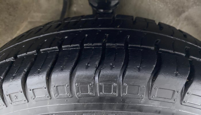2017 Maruti Alto 800 VXI, Petrol, Manual, 97,977 km, Right Front Tyre Tread
