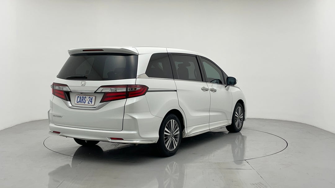 Right Back Diagonal (45- Degree) View