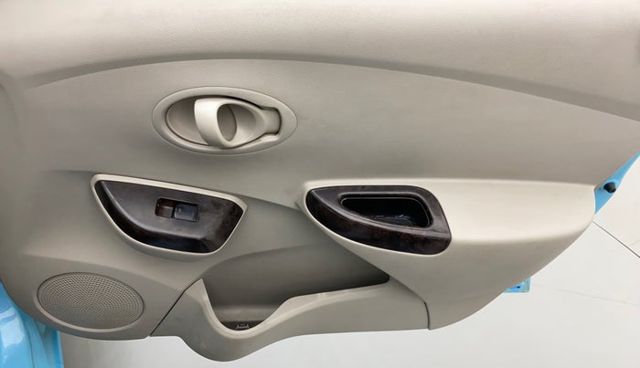 2014 Datsun Go T, Petrol, Manual, 68,735 km, Driver Side Door Panels Control