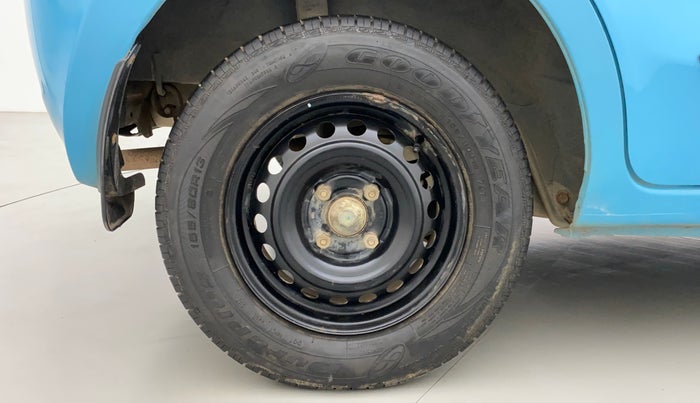 2014 Datsun Go T, Petrol, Manual, 68,735 km, Right Rear Wheel