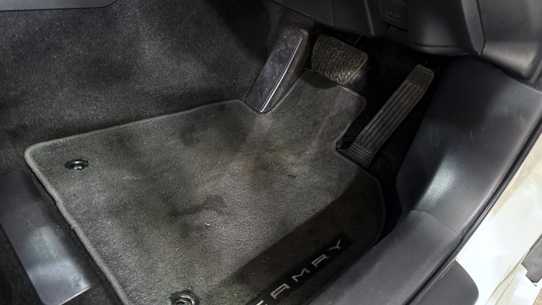 2024 Toyota Camry Ascent, Automatic, 52252 km, Pedals and Footmat