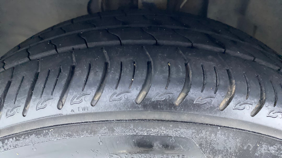Left Front Tyre Tread