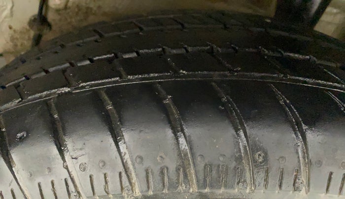 2016 Maruti Celerio ZXI AMT (O), Petrol, Automatic, 1,03,552 km, Left Rear Tyre Tread