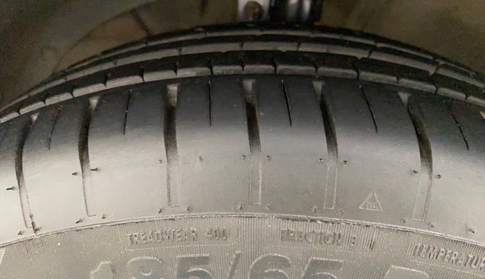 2017 Maruti Dzire ZDI PLUS, Diesel, Manual, 1,21,318 km, Left Front Tyre Tread