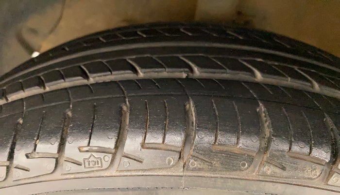 2015 Hyundai Grand i10 ASTA AT 1.2 KAPPA VTVT, Petrol, Automatic, 67,864 km, Left Front Tyre Tread