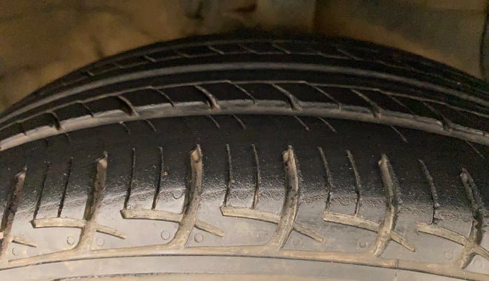 2015 Hyundai Grand i10 ASTA AT 1.2 KAPPA VTVT, Petrol, Automatic, 67,864 km, Right Front Tyre Tread